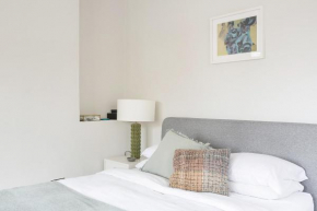 Beautiful centrally located large studio